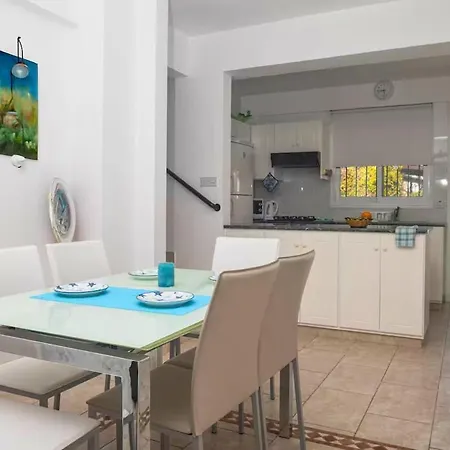 Casa Yolanda Pernera Paralímni